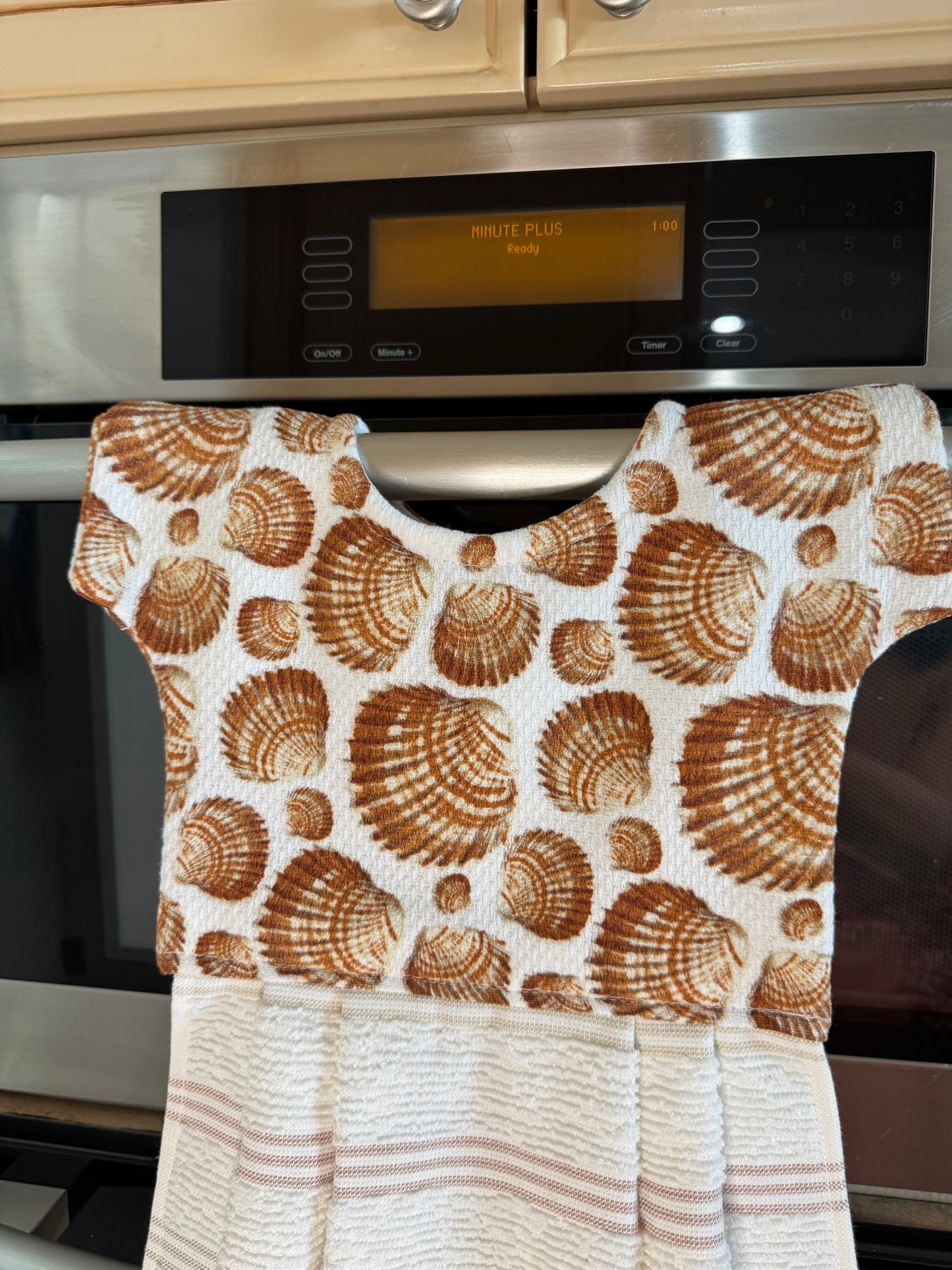 Shell Oven Door Towels