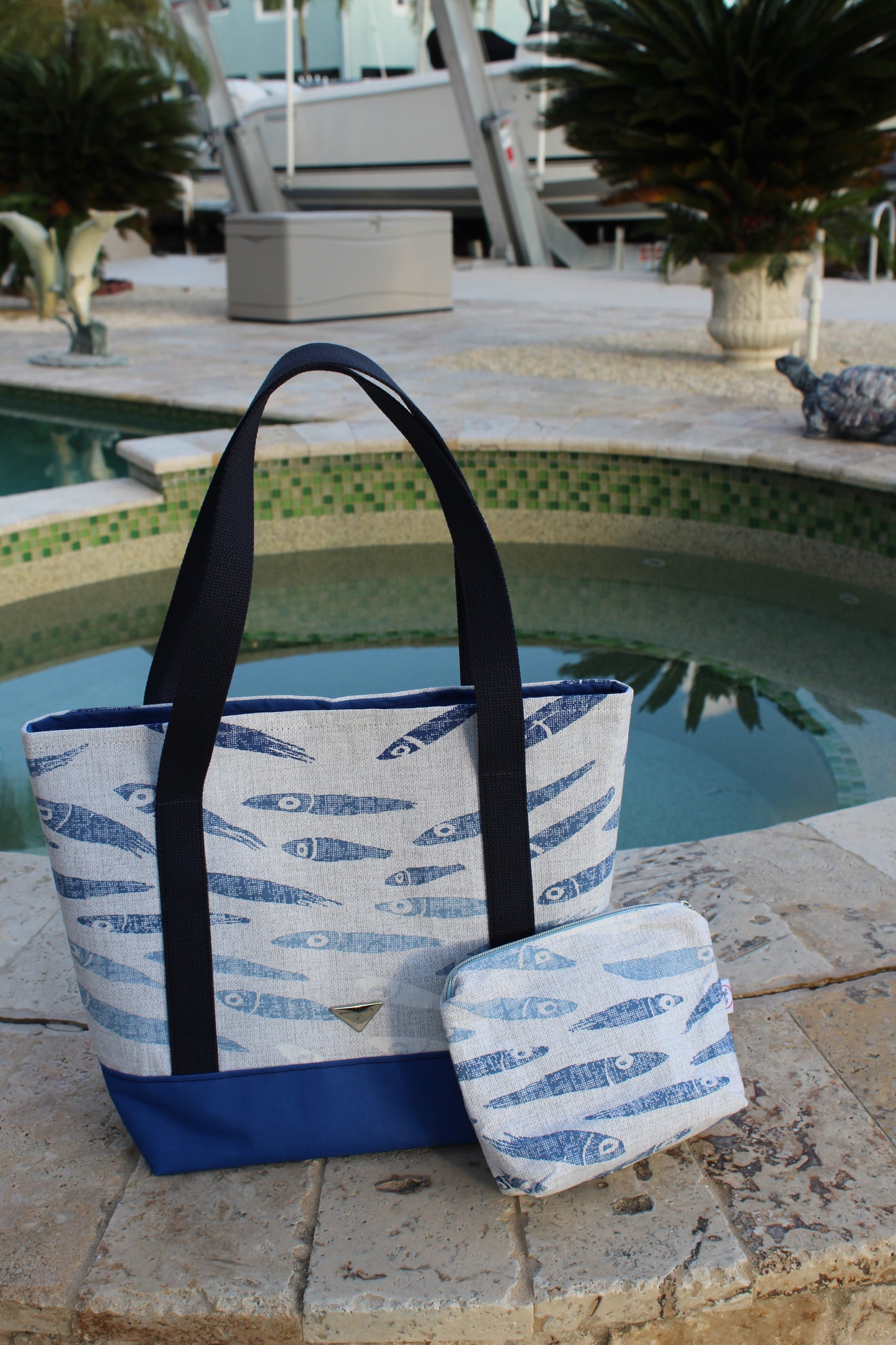 Fish Set Tote and Clutch / peces Se Bolsos playero (Tote/Clutch)