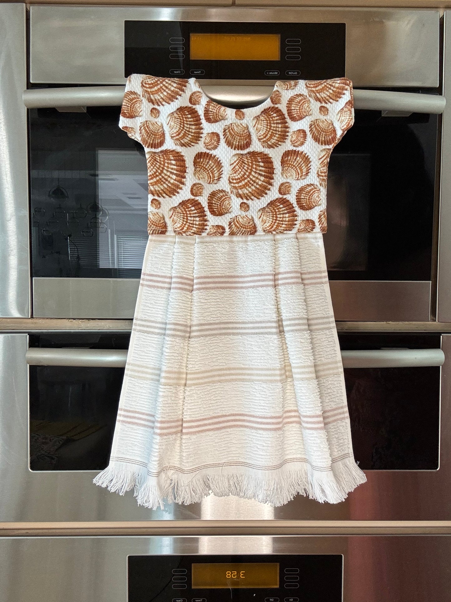 Shell Oven Door Towels