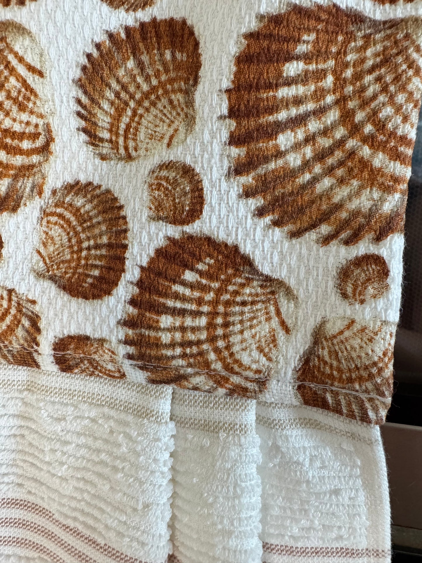 Shell Oven Door Towels