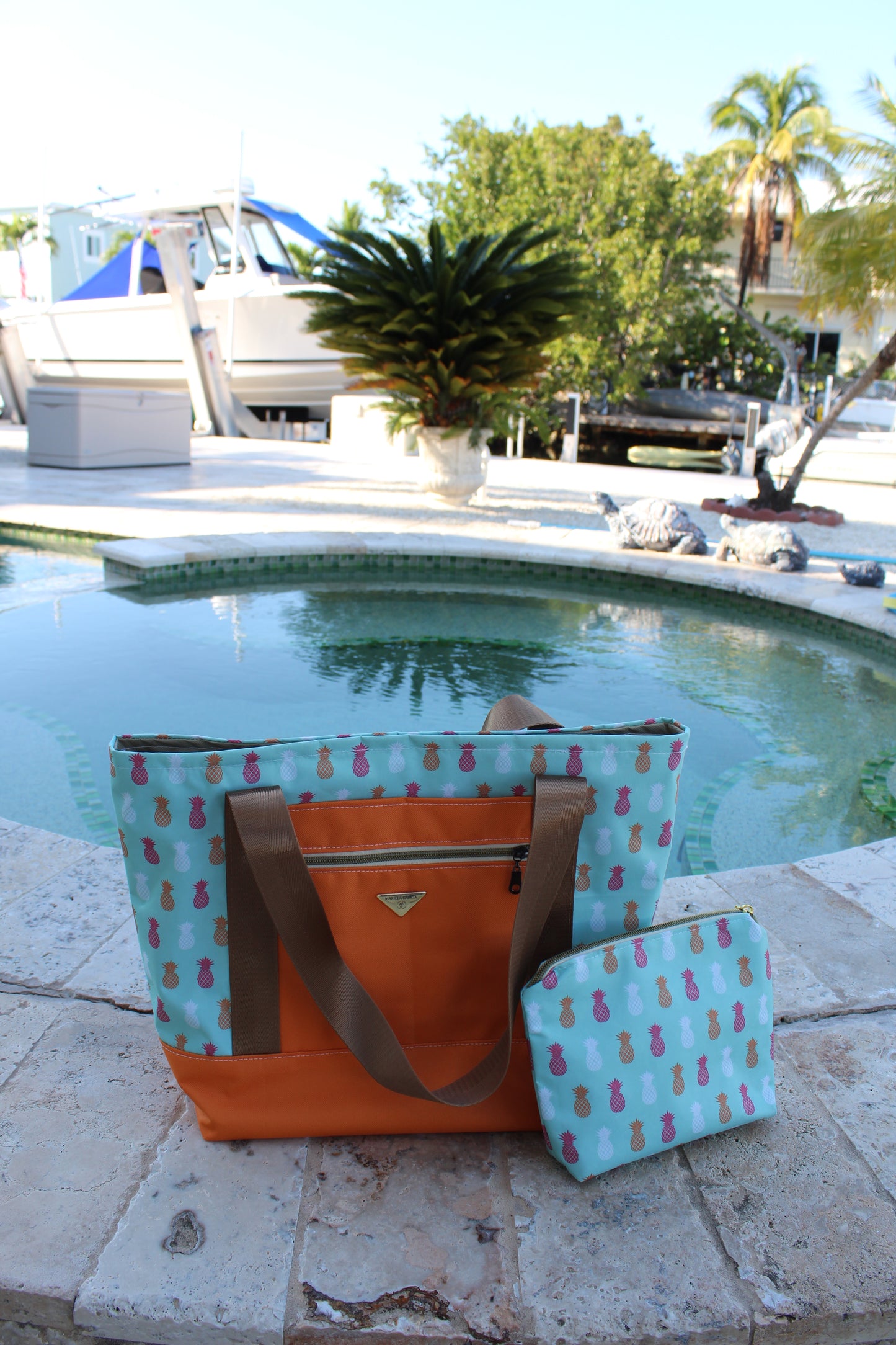 Set Pineapple Tote and Clutch / Set Bolso  playero (Piña)