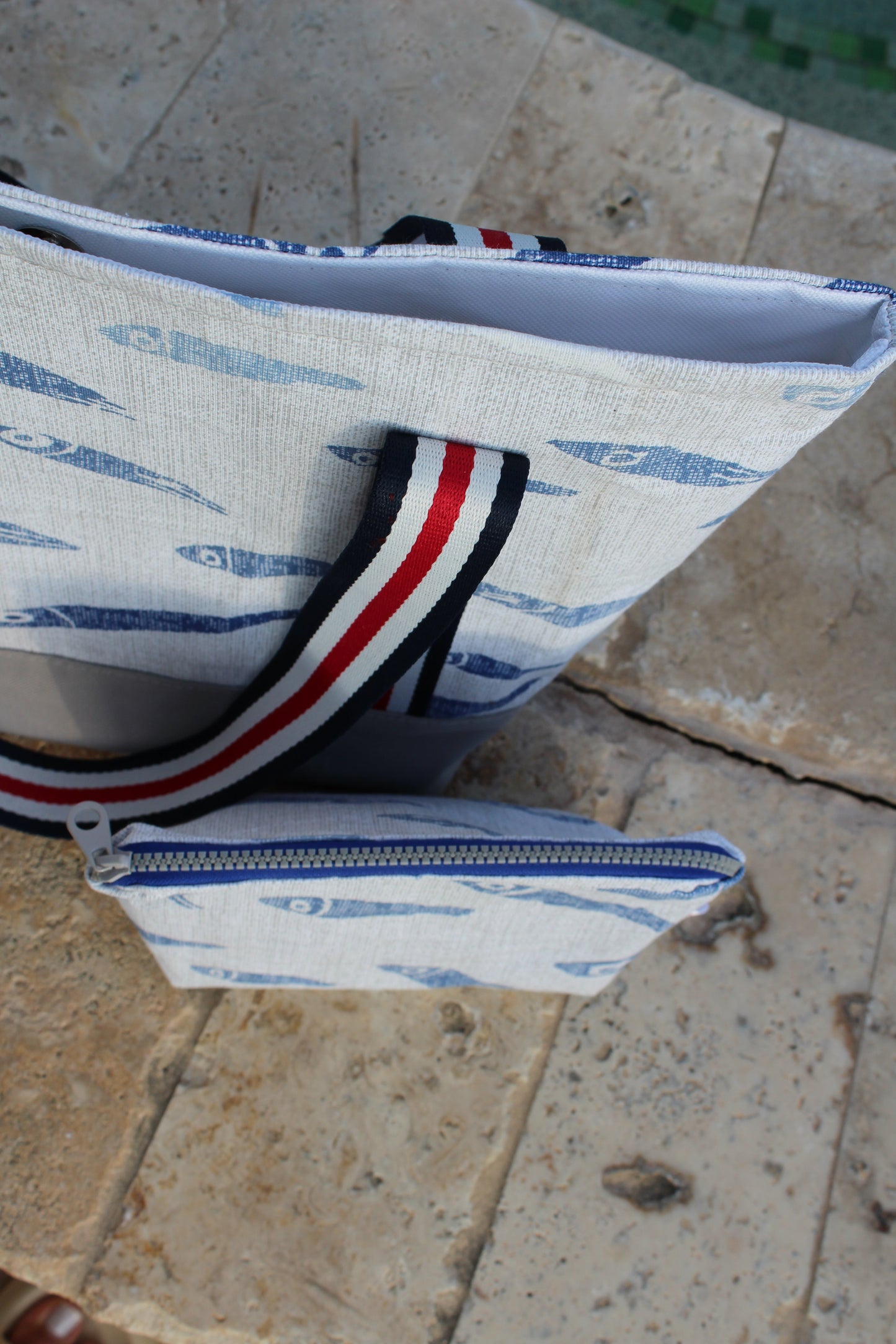 Fish Set Tote and Clutch / peces Se Bolsos playero (Tote/Clutch)