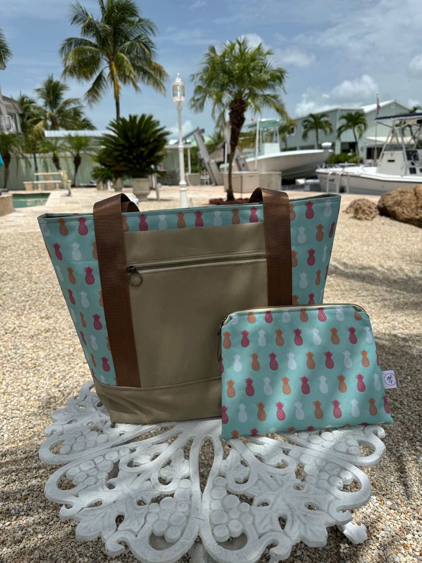 Set Pineapple Tote and Clutch / Set Bolso  playero (Piña)