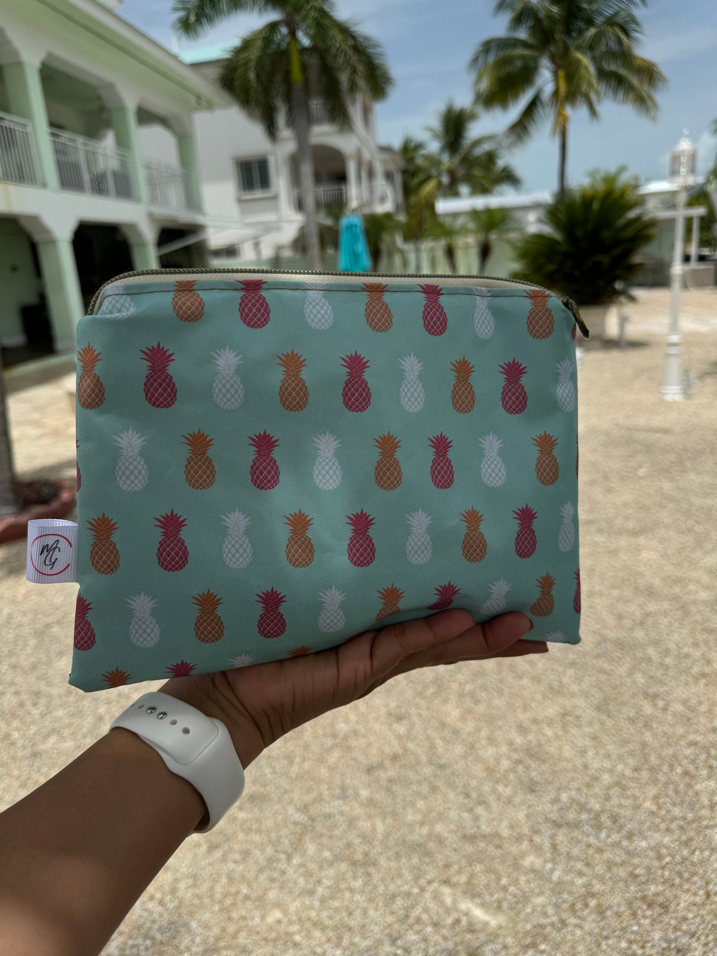 Set Pineapple Tote and Clutch / Set Bolso  playero (Piña)